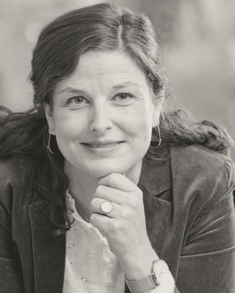 Blandine Mazurier dans son cabinet